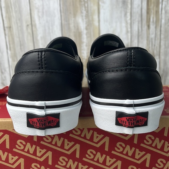 Vans classic slip on Fangs sneaker - Picture 4 of 5